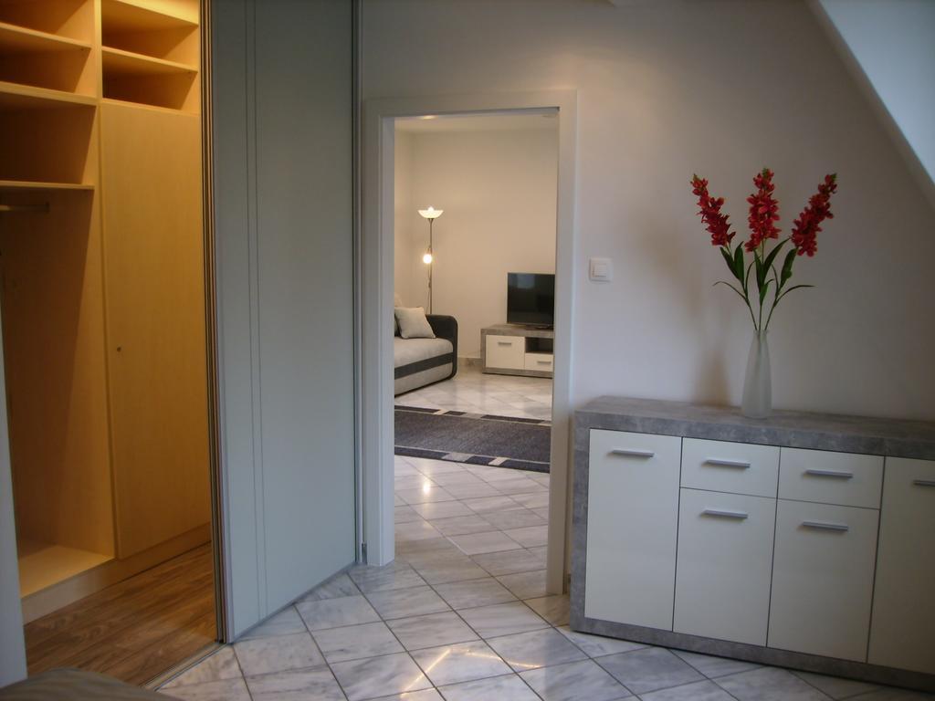 Fueredi Haz Apartman Apartment Sopron Ngoại thất bức ảnh