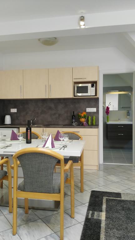 Fueredi Haz Apartman Apartment Sopron Ngoại thất bức ảnh
